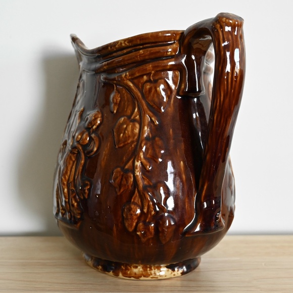 Large Antique Rockingham Pottery Pitcher w/ Angel Playing Harp - Picture 13 of 16